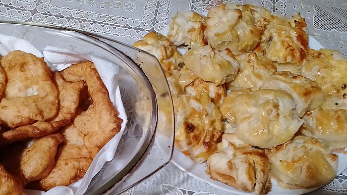 https://i.postimg.cc/L6j3gczK/langos-turosbatyu-2021-12-20.jpg