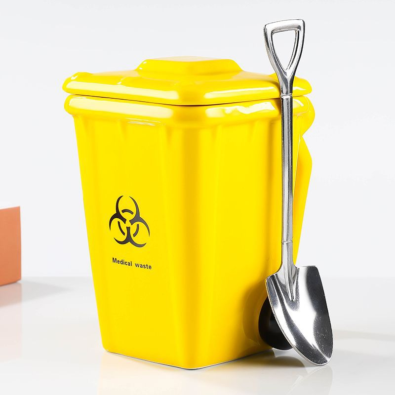 Yellow Creative Trash Can Ceramic Mug with Shovel Spoon - 400ml Funny Garbage Bin Coffee Cup with Lid - Novelty Gag Gift for Birthday Christmas - Quirky Kitchen Cup for Home Office