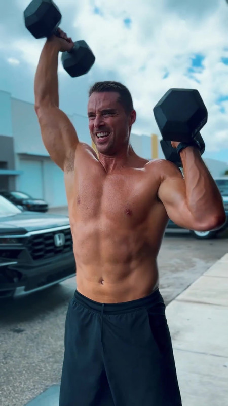 vlcsnap-2023-09-01-00h02m12s768