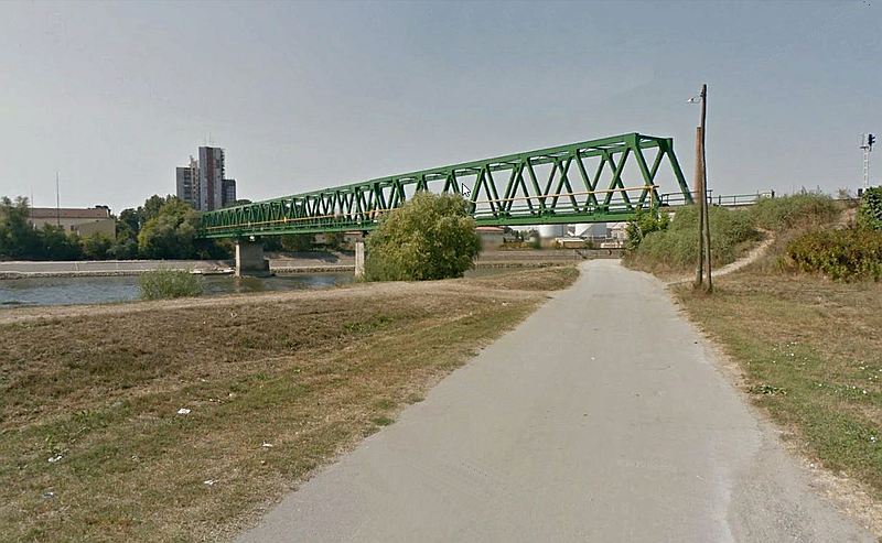 Valja nama preko rijeke - Page 2 Osijek-eljezni-ki-most