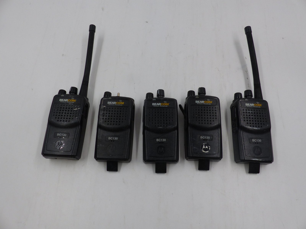 QTY*5 MOTOROLA AAH84KDJ8AA2AN BEARCOM BC130 VHF PORTABLE RADIOS