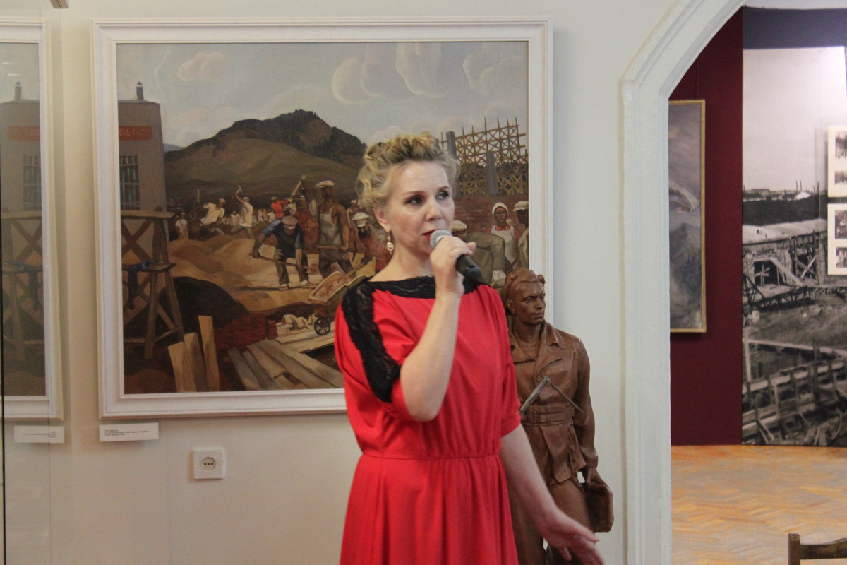 Тагильская вокалистка Наталья Гамаюнова поет песни военных лет