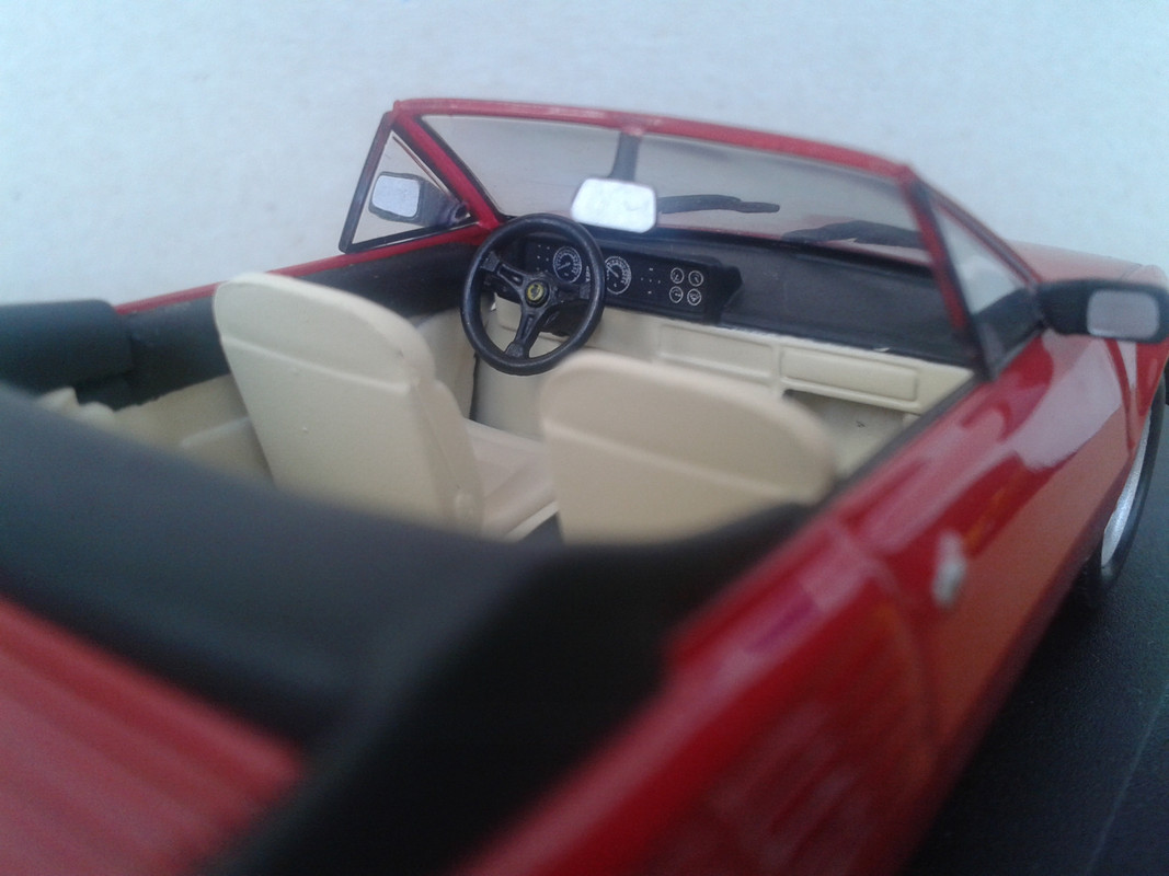 1983 Ferrari Mondial Quattrovalvole Cabrio (Ixo - nº 47 Ferrari RBA) (5)