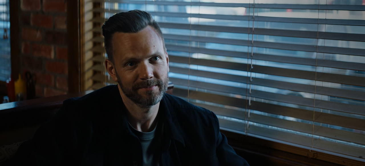 Stargirl.S02E01.Summer.School.Chapter.One.1080p.10bit.AMZN.WEB-DL.DDP5.1.HEVC-Vyndros.mkv_snapshot_3