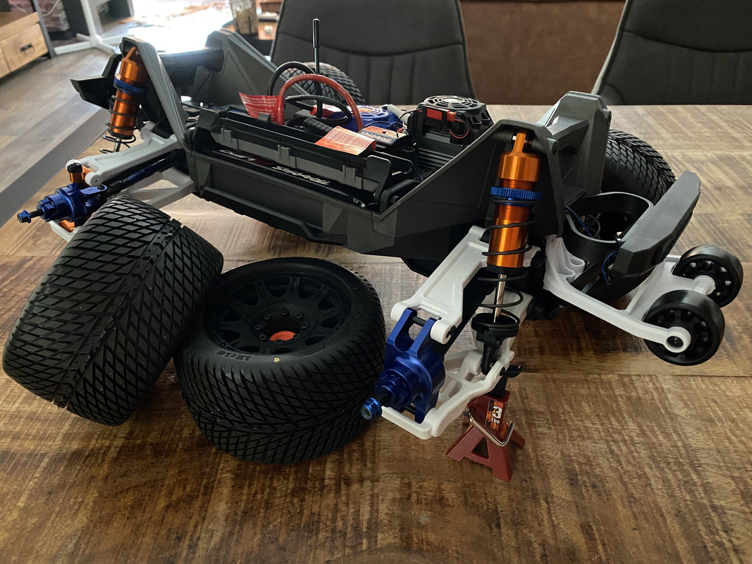 7C10A800-688E-4CC3-8141-B284F0AA5062