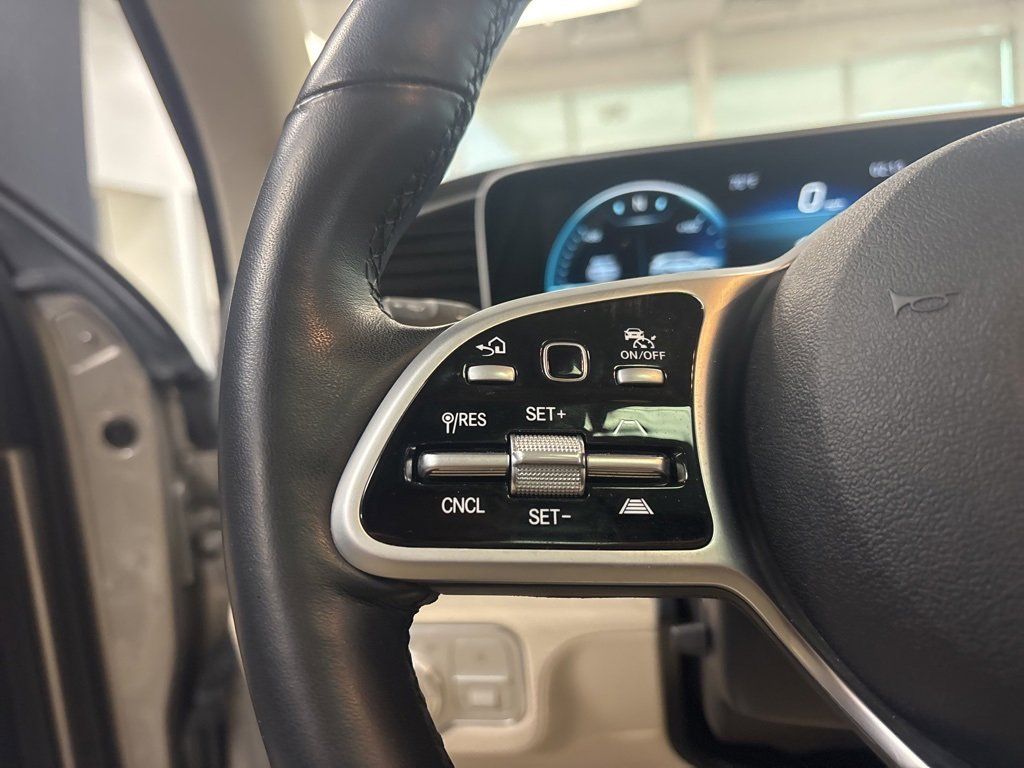 Vehicle thumbnail 12