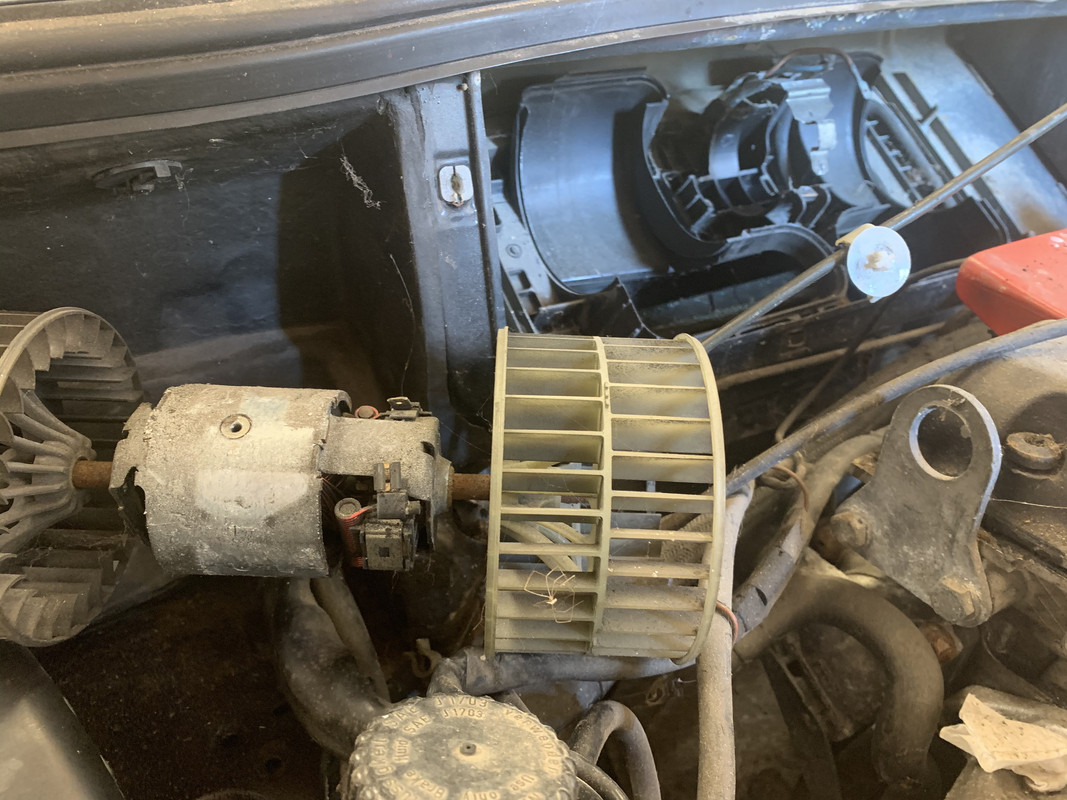 98619500-A2BE-419C-8454-BCCCB60845B4