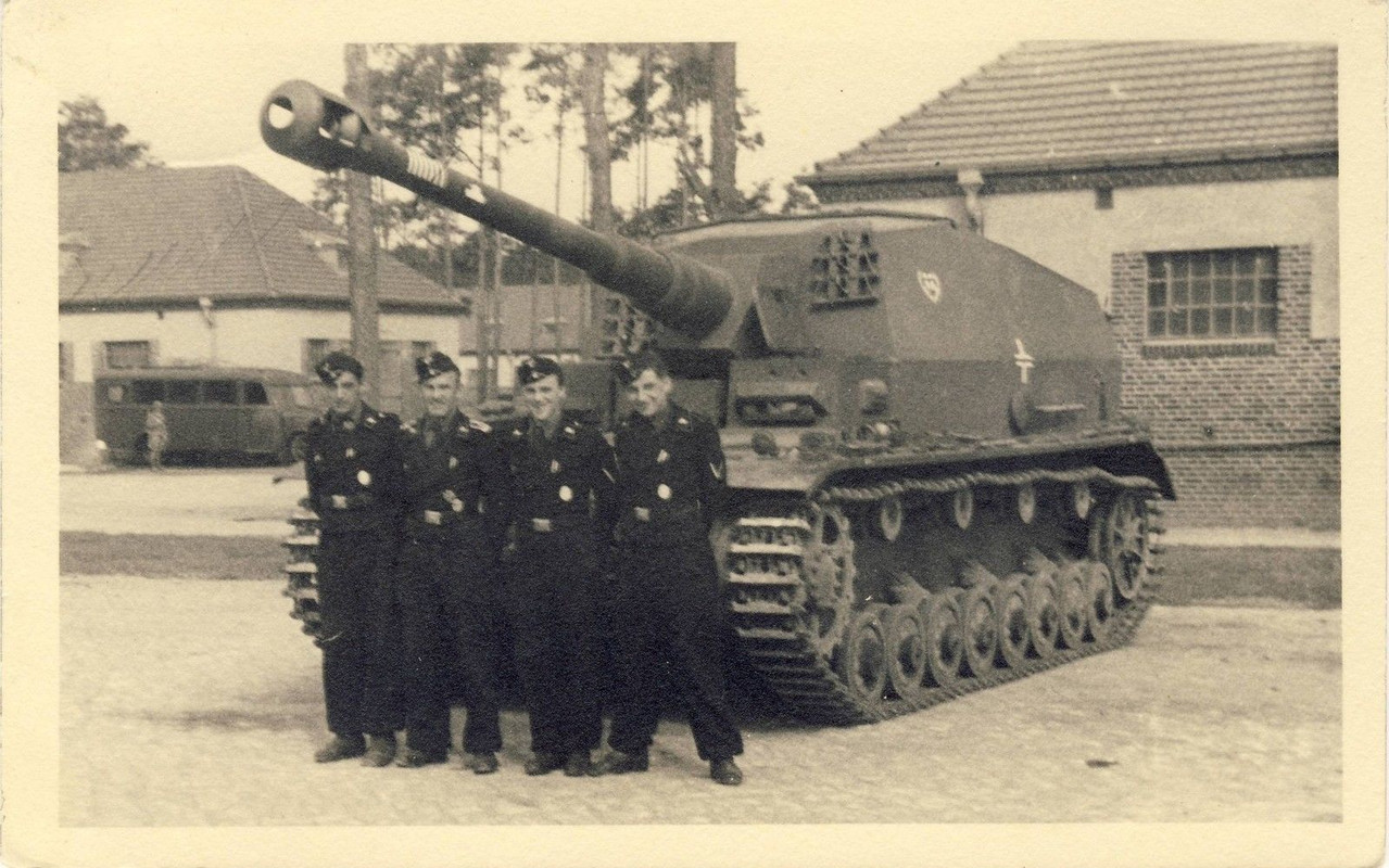 Sturmgeschütz Jagdpanzer Selbstfahrlafette IV A 