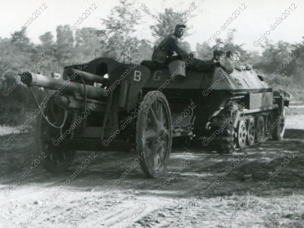 Foto, Sdkfz, Halbkette mit Geschütz im Schlepp, 