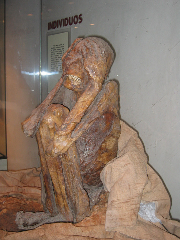 013 20050305 1136 Momia