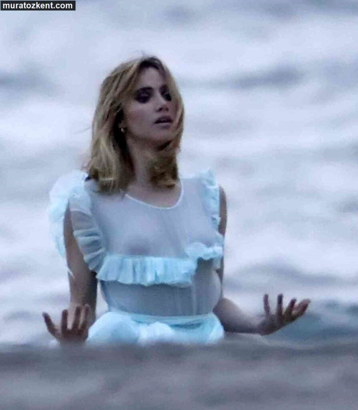 Suki-Waterhouse-boobs-oops-054-894x1024