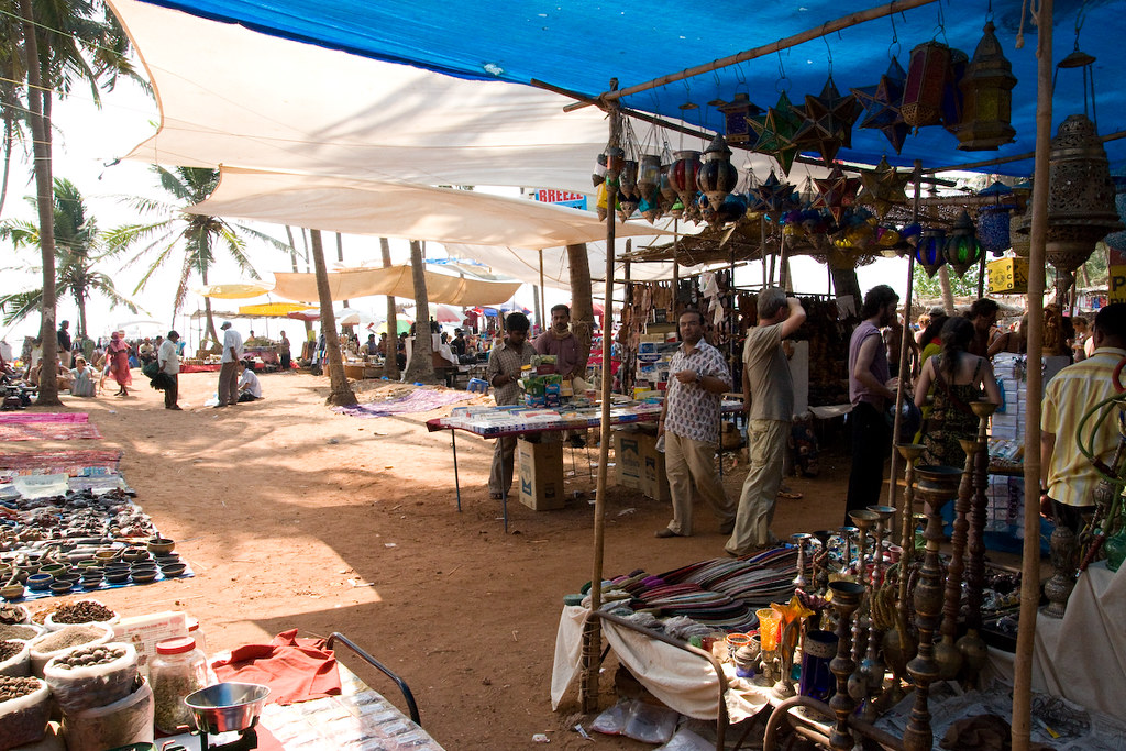 Anjuna Flea Market, Goa: How To Reach, Best Time & Tips