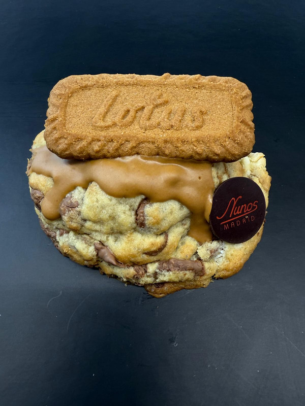 Cookie Rellena De Crema De Lotus 