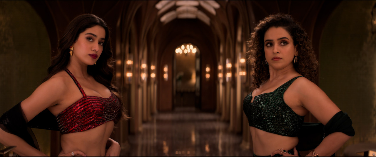 cleavage 00 00 55 22 Still009