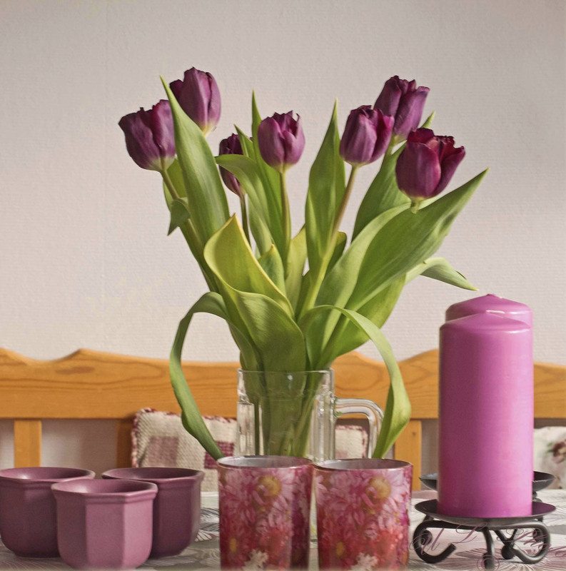 pinkcandletulips.jpg