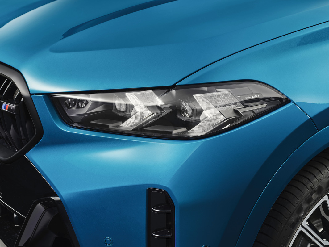 P90492283_highRes_the-new-bmw-x6-m60i-