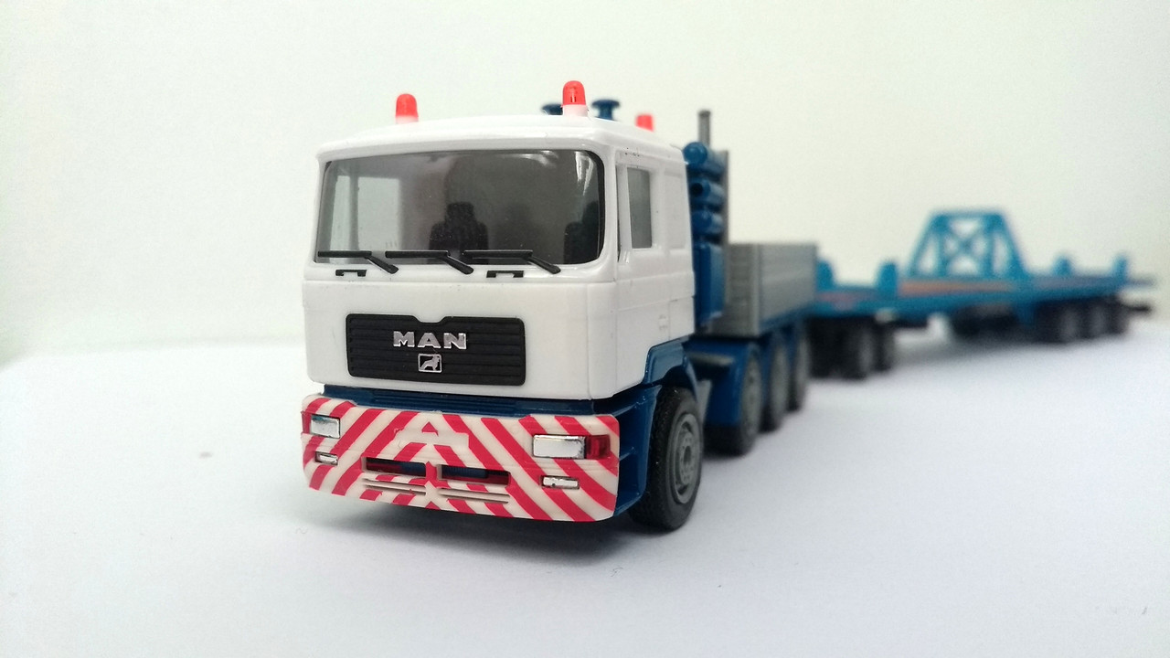 Mach (2713)