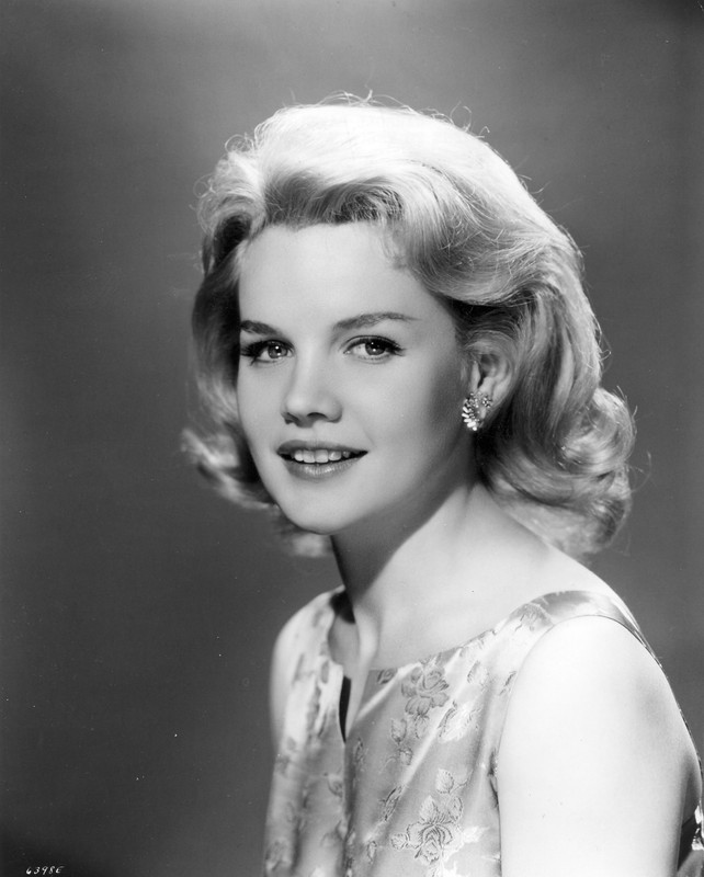 carroll_baker_b14