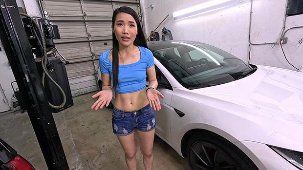 BangRoadsideXXX - Kiki King - Pays the Mechanic with a Taste of Taiwan
