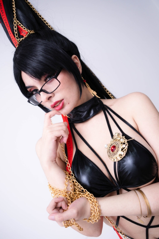 [Image: Valentina-Kryp-Bayonetta-21.jpg]