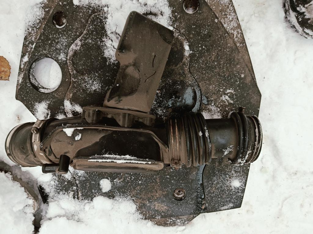 Патрубок воздушного фильтра