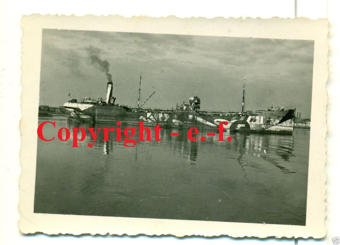 FOTO - LORIENT (Bretagne) - 1941 - SCHIFF