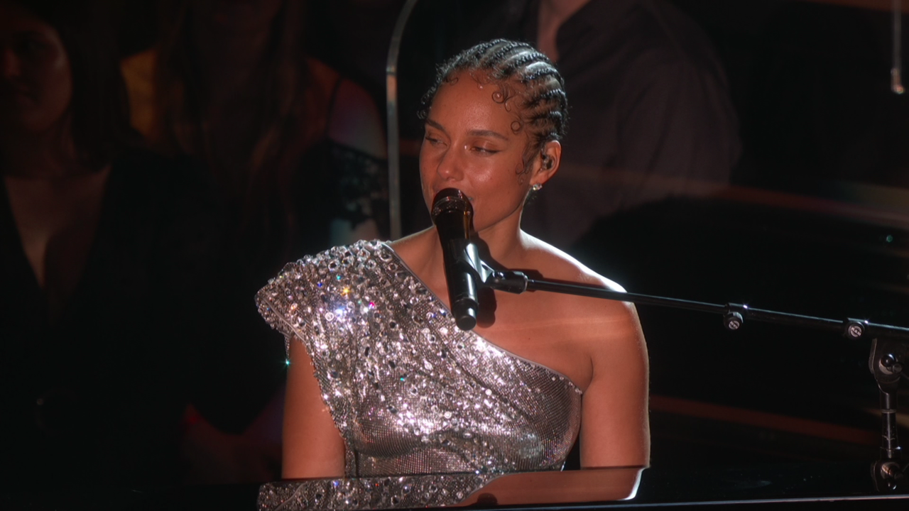 3.Alicia Keys - Someone You Loved(Grammys,Jan 26, 2020)(FEED-108