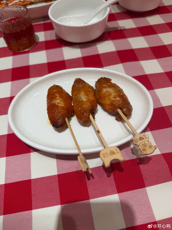 008FUxqCgy1i6anaru49dj33b04eohdx