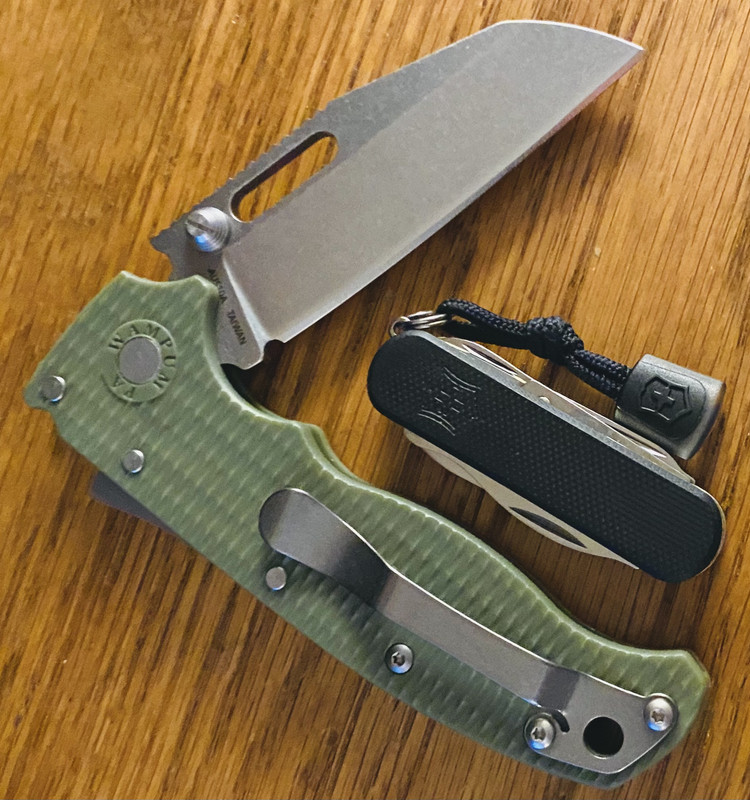 60E0D315-9012-4F40-9AA6-77B9FDF8B5A1