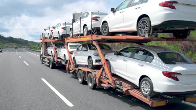 semi truck towing San Jose