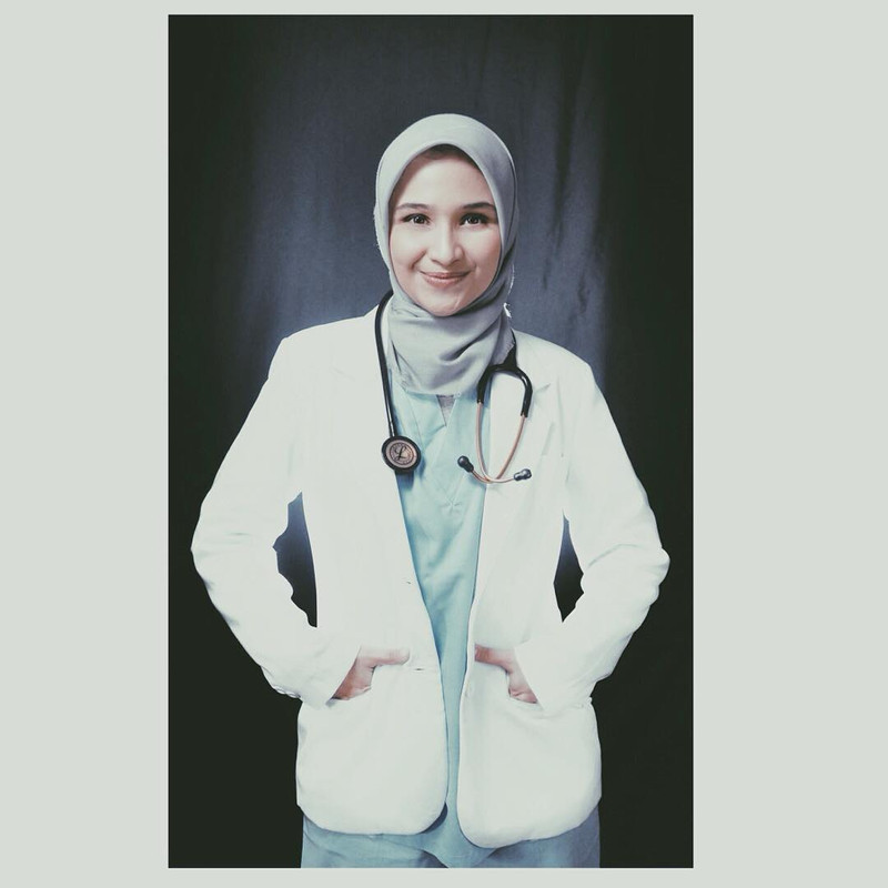 7 Potret Sarah Shahab, adik Zee Zee Shahab jadi dokter pasien Corona