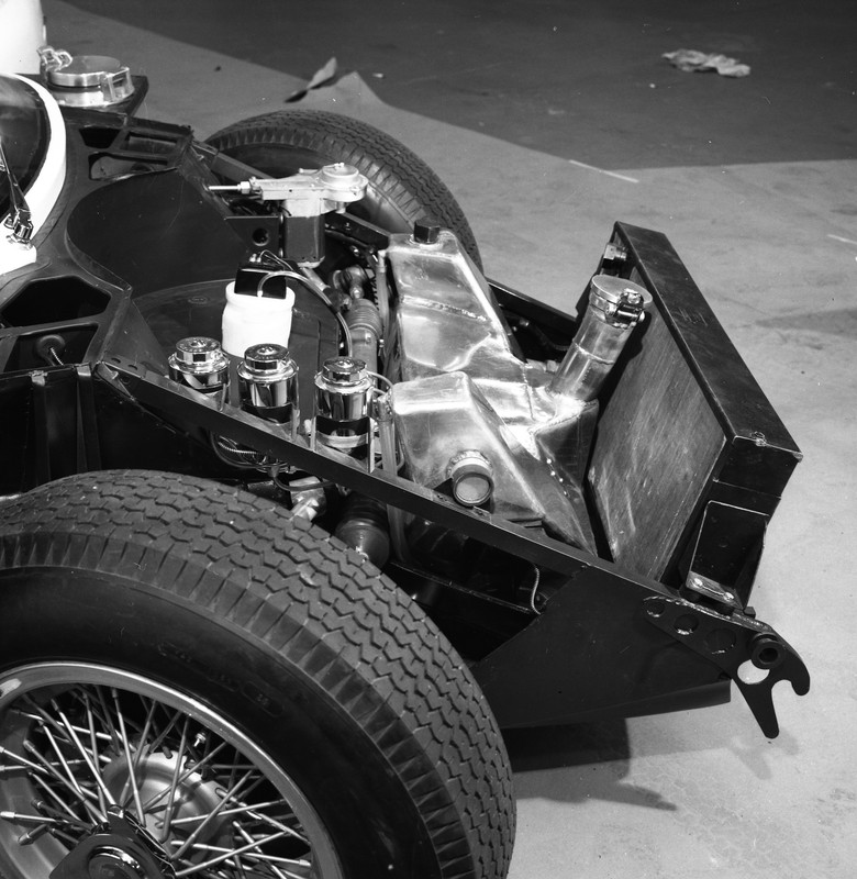 138116-66FordGTNYDetailsApril1964