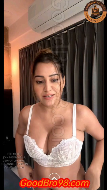 Simran Kaur - New Bikini Live.mp4.0003