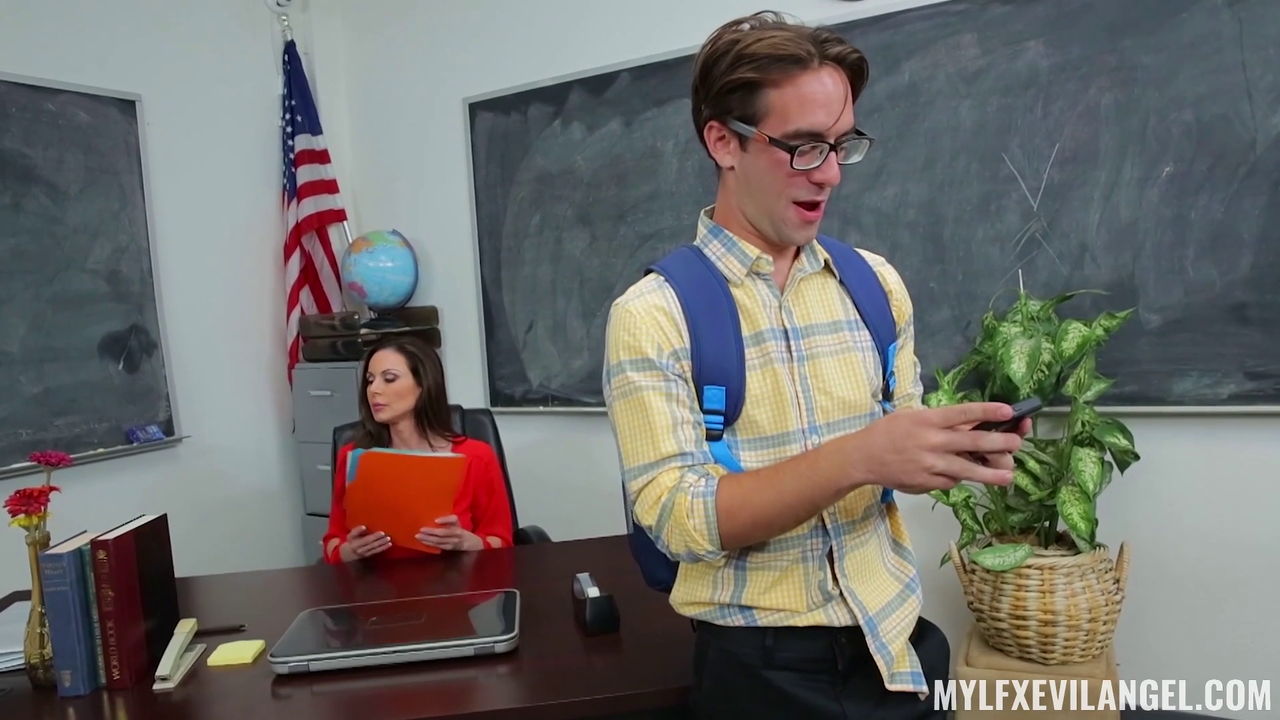 vlcsnap-2022-08-05-19h23m21s247