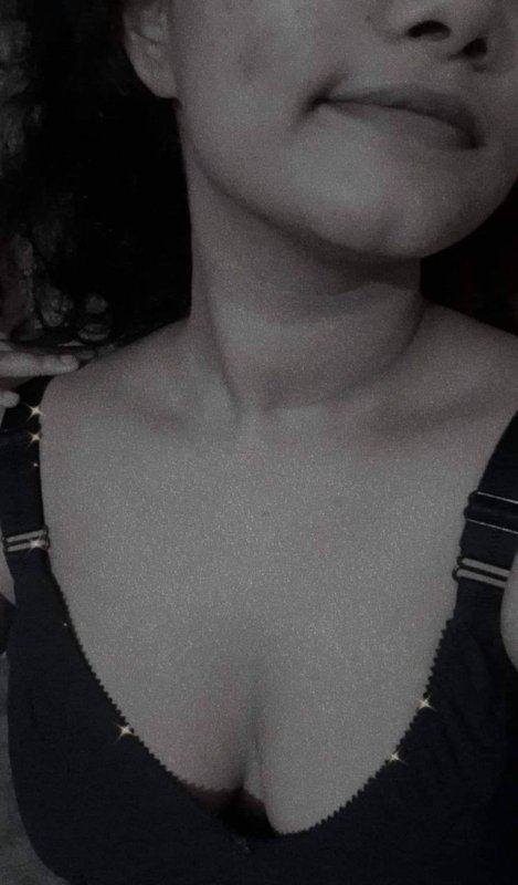 Beautiful Chubby Girl SHowing Hot Big Boobs Sexy Thick Ass Shaking 5Videos+Pics 4 IMG-10.jpg