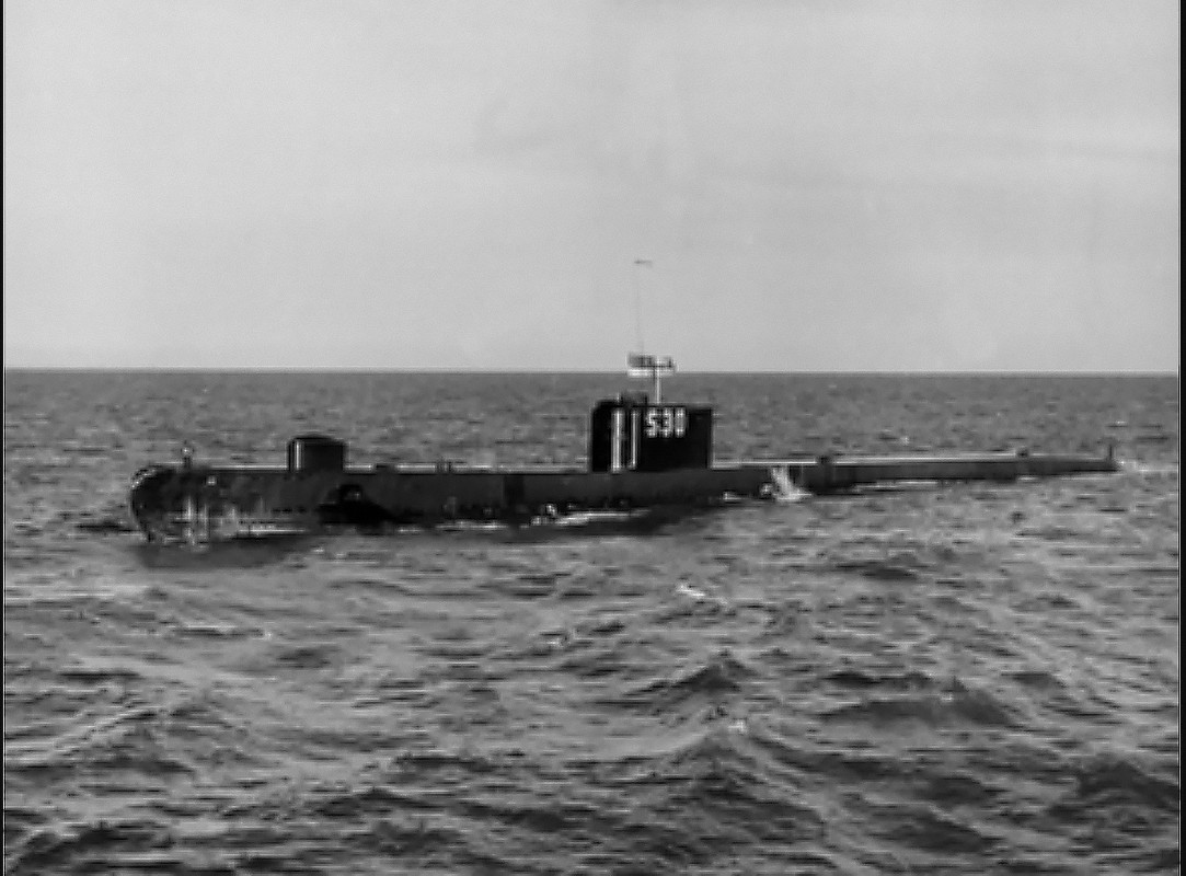 HMS Explorer (S30)-4