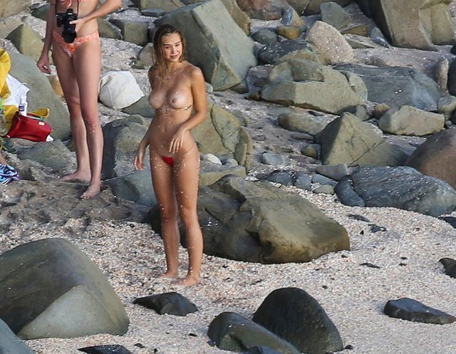 [Image: Alexis-Ren-Nude-By-Marco-Glaviano-BTS-Th...Pro-36.jpg]