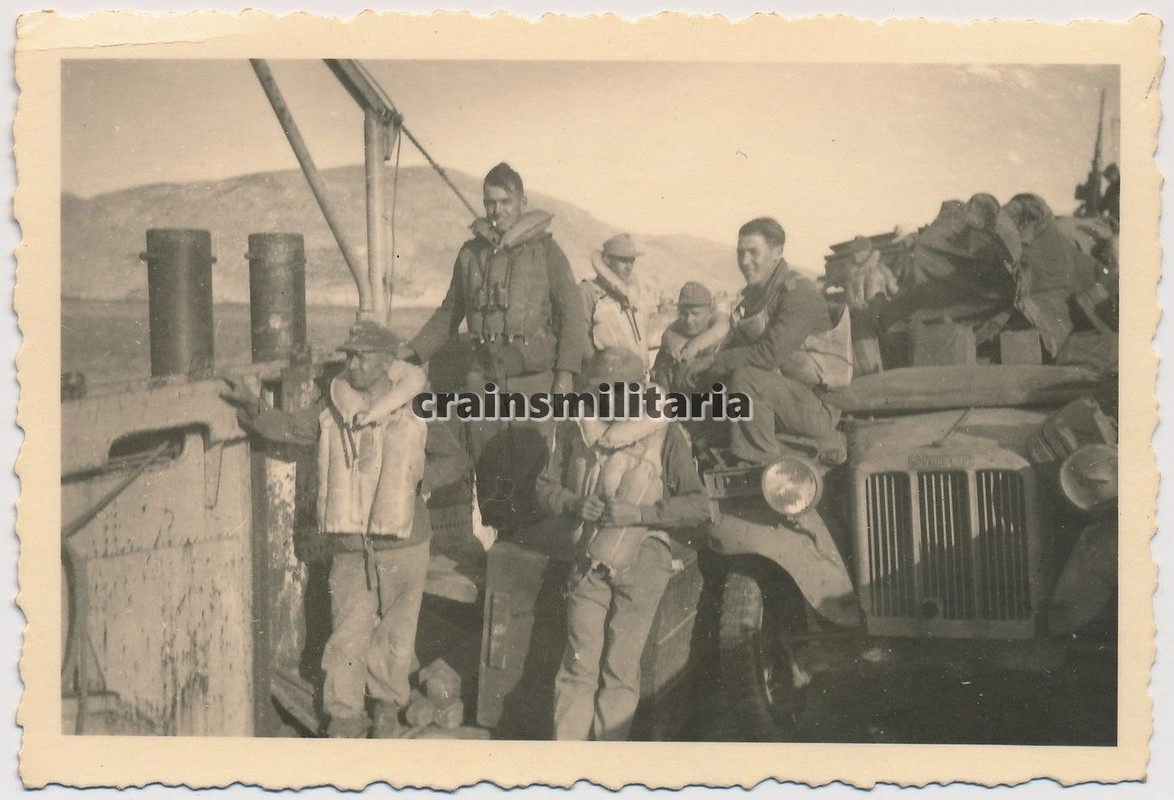 Orig. Foto SdKfz Halbkette auf Marinefährprahm M