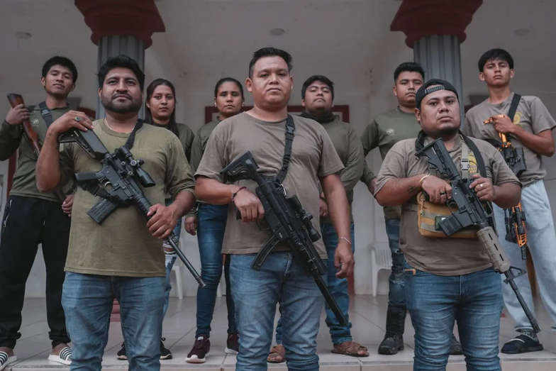 Des miliciens hamajak à Saranti, avant l’attaque sur le quartier madrerian, le 1er juillet 2019.
