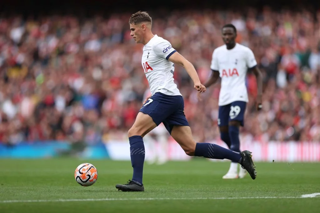 Micky Van De Ven against Arsenal