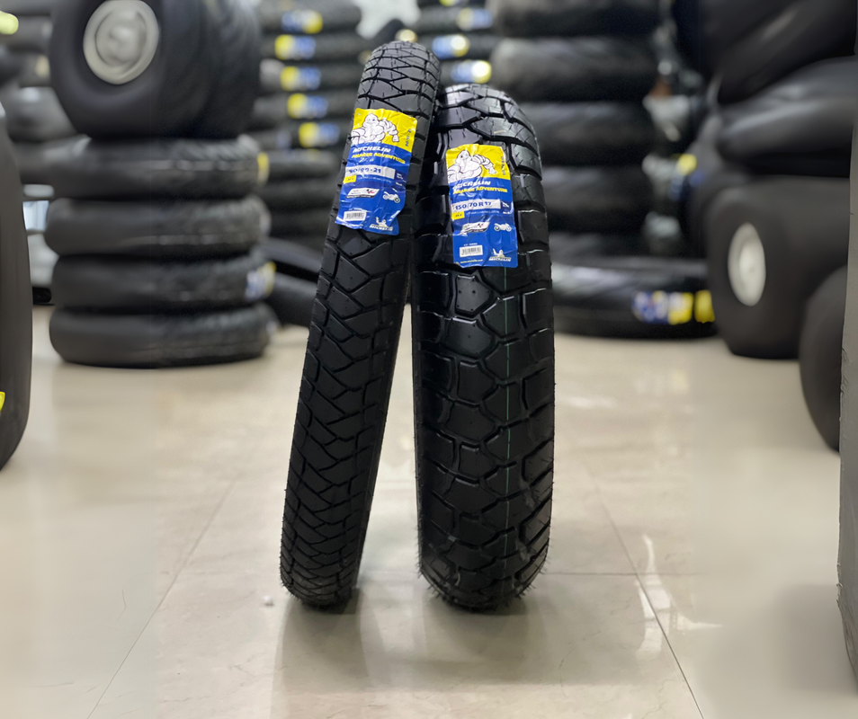 Shop Michelin Anakee Adventure 90/90-21 | Torque Block