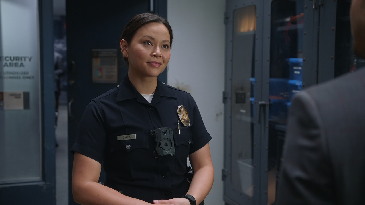 The.Rookie.S04E11.End.Game.1080p.10bit.AMZN.WEB-DL.DDP5.1.HEVC-Vyndros.mkv_snapshot_05.09_[2022.01.1
