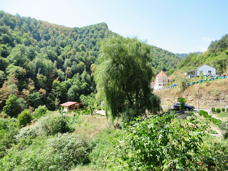 Армения - страна храмов, гор, камней и...