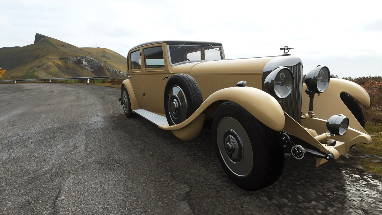Bentley-8-litre-beige-13.jpg