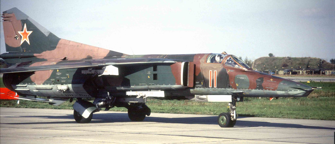 296 APIB Mig-27M 11 Red_83712545344 (4)
