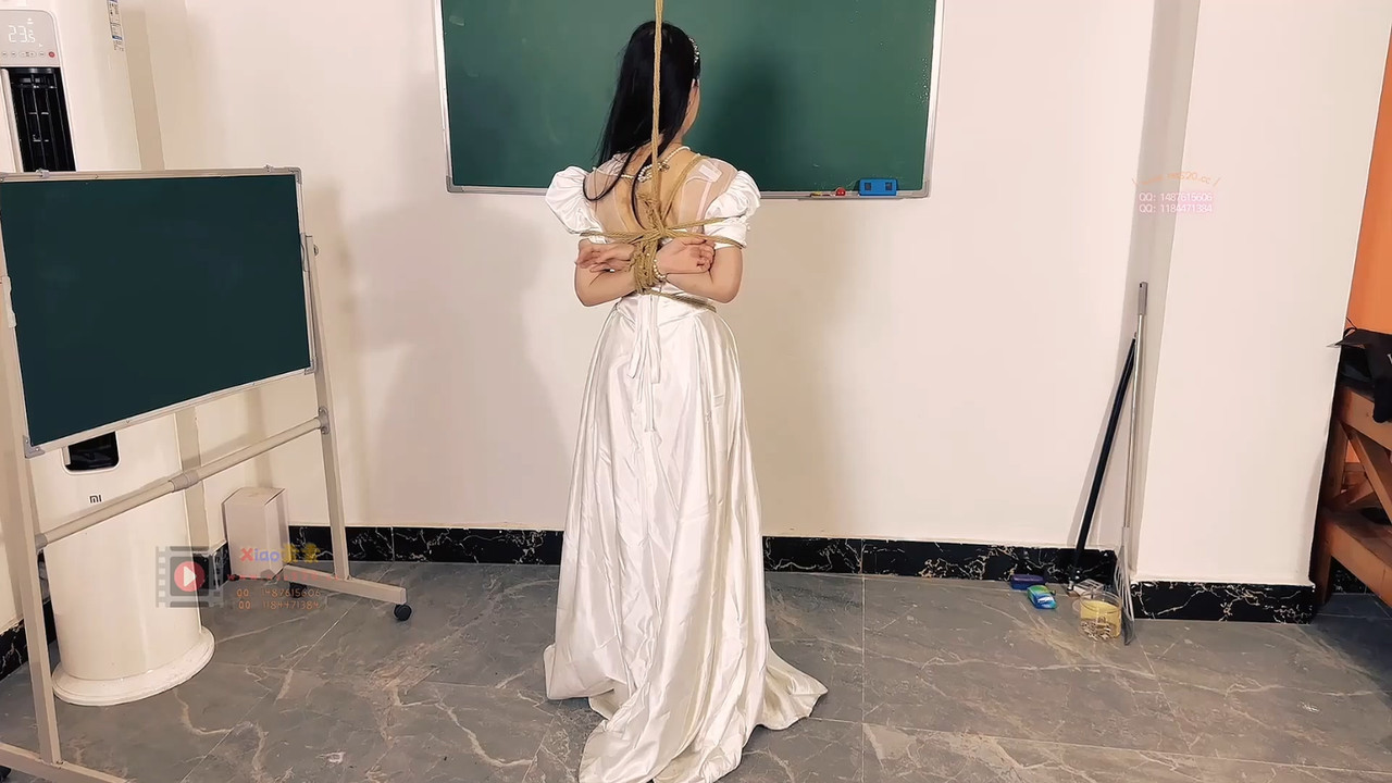 xiao素素 风暖华堂拥玉人.mp4_20230502_095548.641