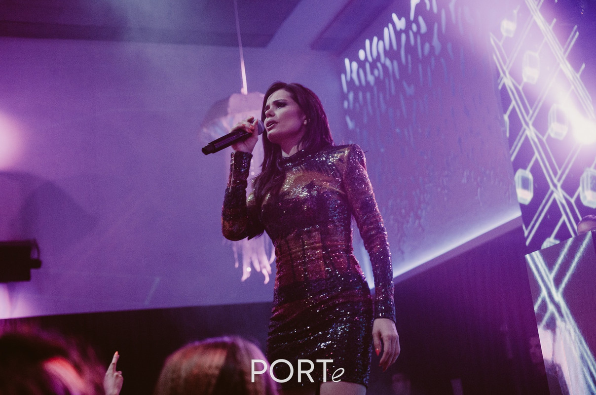 25-C748-BD-18-B3-4-E60-B797-E165-A3-EC03