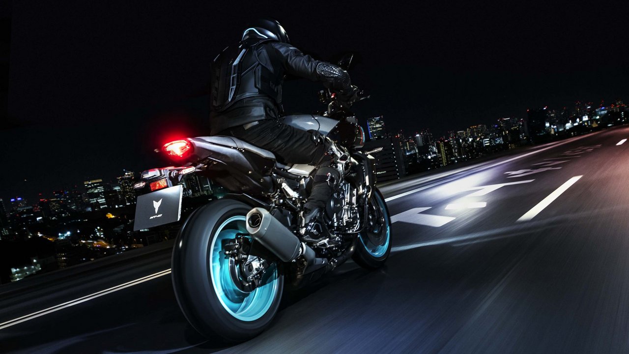 Нейкед Yamaha MT-10 2022