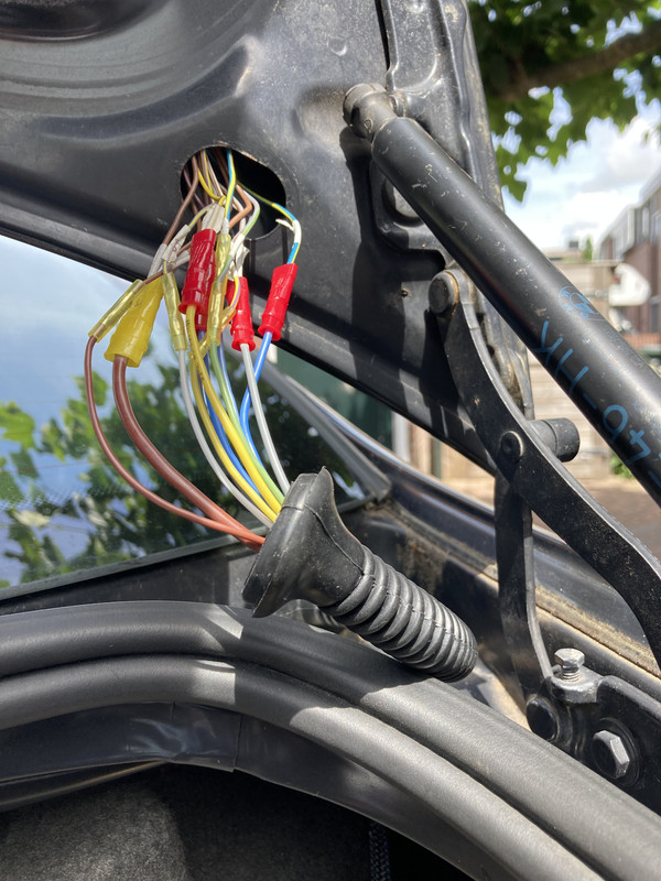 8933ADE4-1151-4919-B976-B9A10C6D3DEA