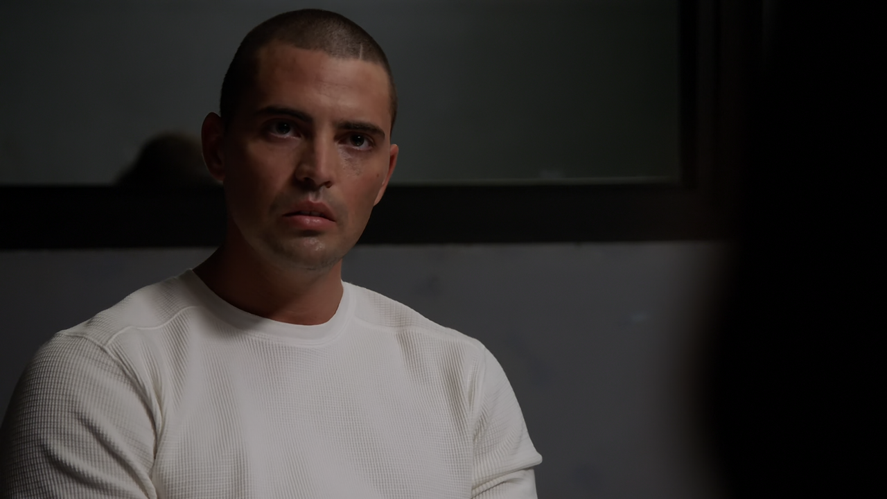 Chicago.P.D.S11E04.Escape.1080p.10bit.AMZN.WEB-DL.DDP5.1.HEVC-Vyndros.mkv_snapshot_26.38_[2024.05.27